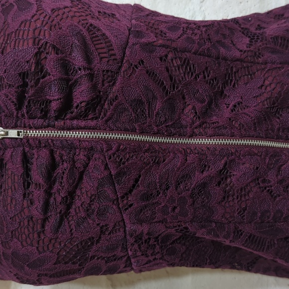 Merlot Floral Lace Zip Up Tank Top - Picture 4 of 10